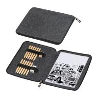 Colouring set in felt case